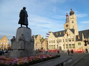 015-Stadshalle-1271 en standbeeld-Jacques De Dixmude