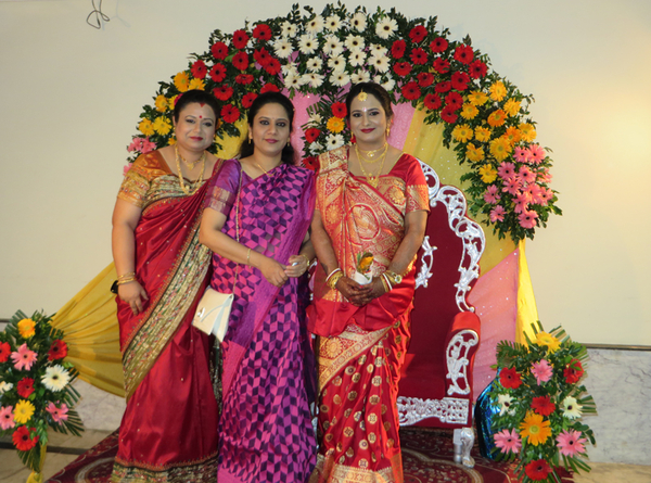 De bruid en haar zussen