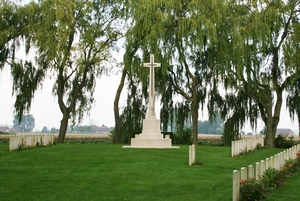 Trou Aid Post Cemetery Fromelles 2