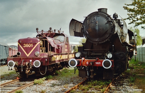 3601 & 5621 LUXEMBOURG 20020427