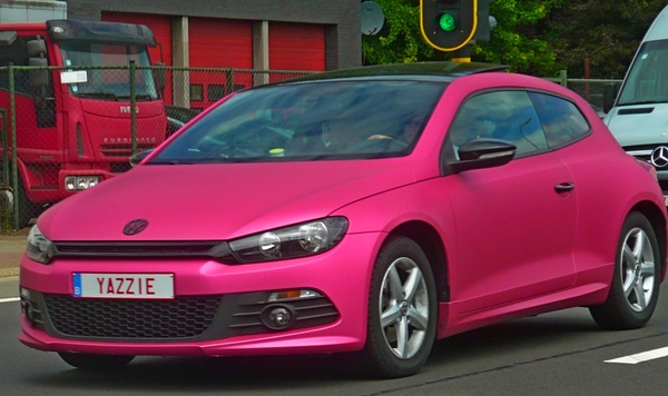 VW Scirocco pink Yazzie Belgian Licence Plate P1400140