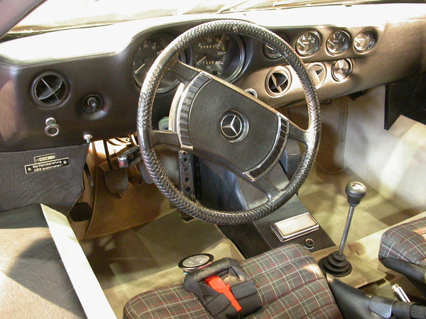 DSCN2938_2008_02_02_BremenClassicMotorshow=Mercedes-C111=Cockpit