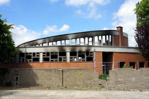 ARDOOIE- Tassche kerk uitgebrand-5-8-2015