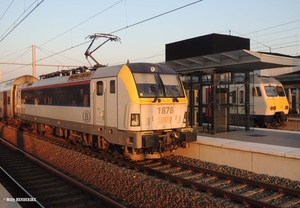 1878 als IC3241 naar Kortrijk & 436 als L2789 naar Leuven FSN 201