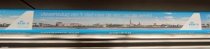 2015.11.17 'KLM'-reclame op rubberen band roltrap_3