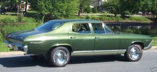 1972_Chevrolet-Chevelle-sedan-green_8green69-1