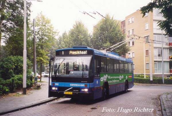 Connexxion 0182, Oosterbeek Stationsplein, september 2000