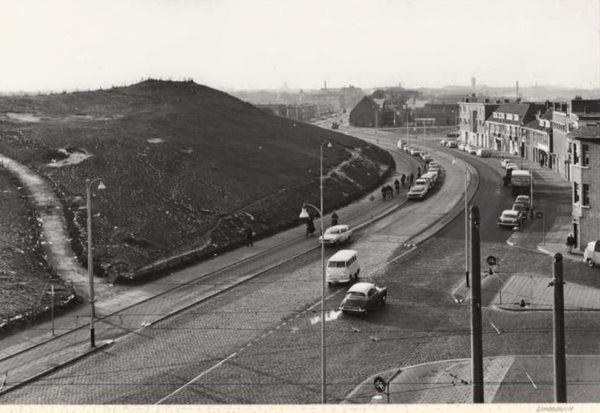 Westduinweg gezien vanaf het politiebureau;1963