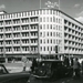 1960 Spui 34, hoek Kalvermarkt, kledingbedrijf van Wassen.