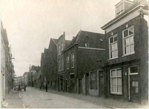 Bakkersstraat 42, gezien van de Oude Boomgaardstraat