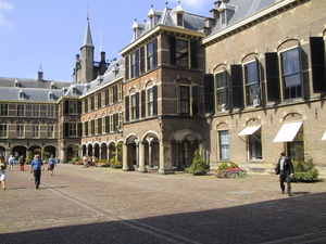 Gebouw Binnenhof 19-08-2003
