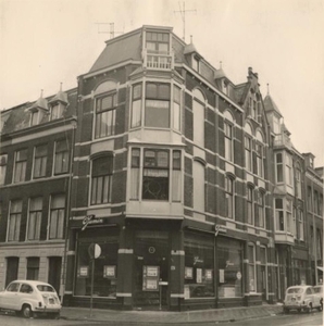 1967 Piet Heinstraat, op de hoek van de 2e De Riemerstraat.