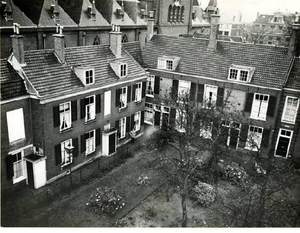 Parkstraat, hofje Rusthof 1952