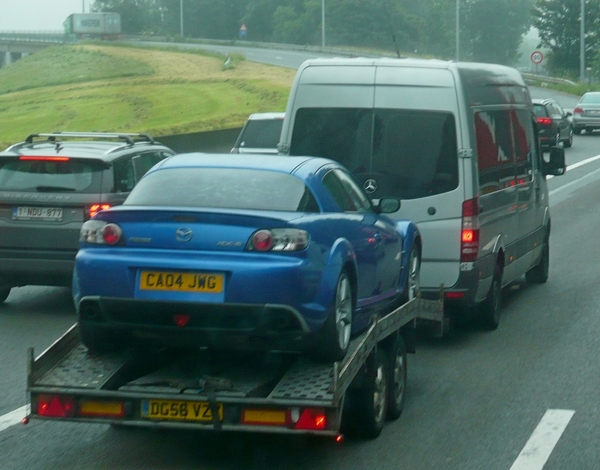 P1430077 Mazda RX8 blue UK-driver