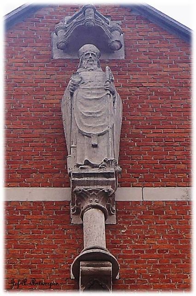 Antwerpen, Berchem, Vredestraat, Heilige beelden,