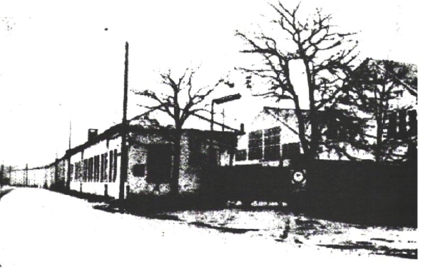 ingang trefac in 1955 (toen nog geen meubelfabriek)
