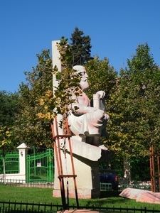 8H Boekarest, diverse monumenten _DSC00632