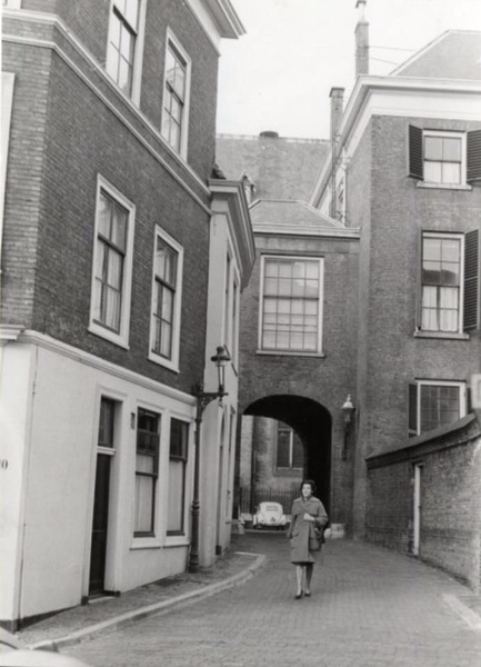 1961 Hofsingel, richting Binnenhof gezien.