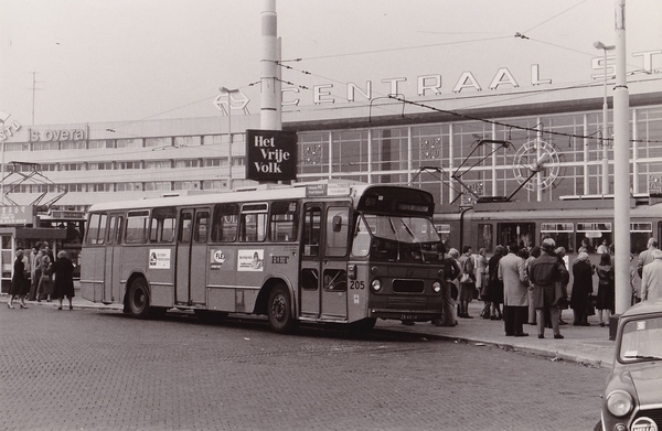 205, buiten dienst, Stationsplein, 15-10-1977