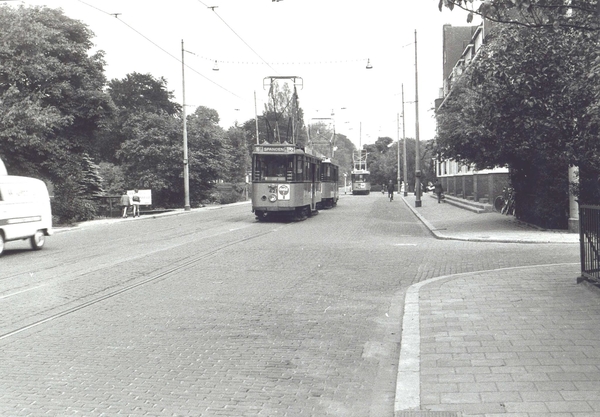 421, lijn 16, 's-Gravenweg, 2-6-1957 (foto W.J. van Mourik)