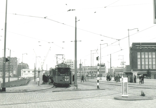 490, lijn 2, Blaak, 25-8-1963 (foto W.J. van Mourik)