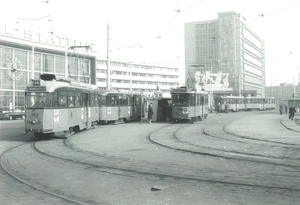 102, lijn 14, Stationsplein, 22-2-1964 (foto W.J. van Mourik)
