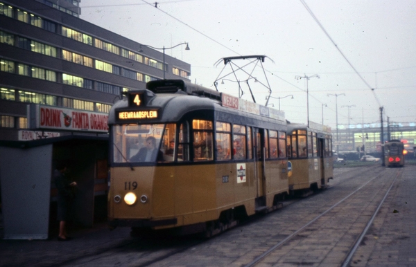 119, lijn 4, Kruisplein, 2-12-1971 (dia R. van der Meer)