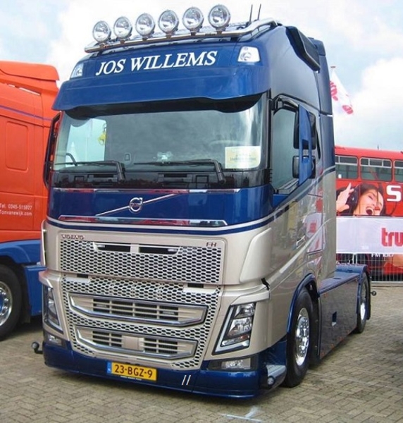 VOLVO-FH JOS WILLEMS TRANSPORT DOORNENBURG