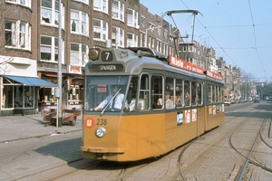 238, lijn 7, Vierambachtsstraat, 26-3-1981 (foto H. Wolf)
