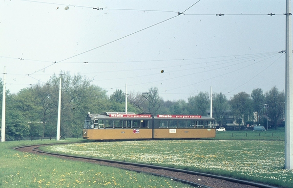 239, lijn 3, Laan van Nooitgedacht, 9-5-1975 (dia R. van der Meer