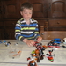 145) Ruben bij zijn Lego