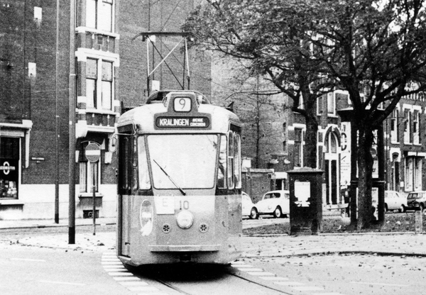 10, lijn 9, Schiekade, 10-11-1968 (T. van Eijsden)