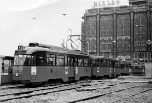 128, lijn 4, Stationsplein, 29-2-1964 (T. van Eijsden)