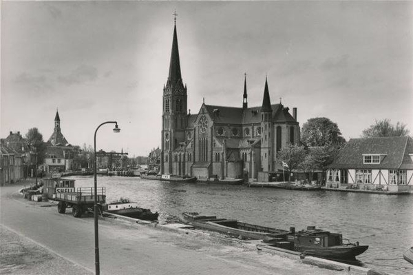 1960 Petrus en Pauluskerk
