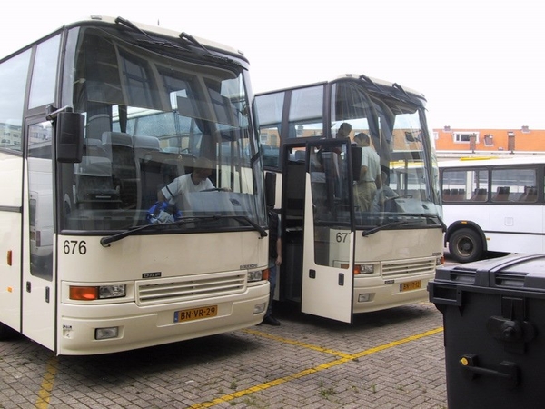 676+677 Touringbus H.T.M.