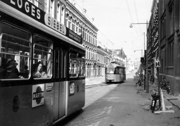 4, lijn 22, Crooswijksestraat, 18-6-1960 (foto H. van 't Hoogerhu