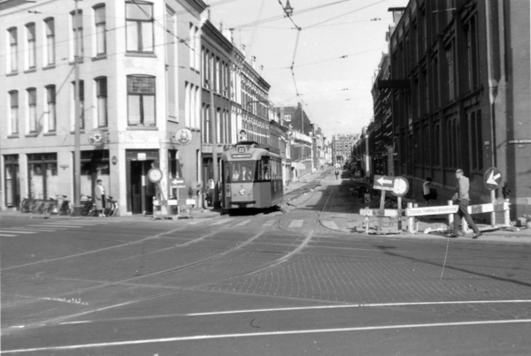 6, lijn 22, Crooswijksestraat, 2-8-1960 (H.M. Mertens)