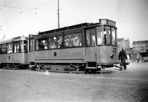 Aanhangrijtuig 1135, lijn 10, Jonker Fransstraat, 1950 (fot A. Ja