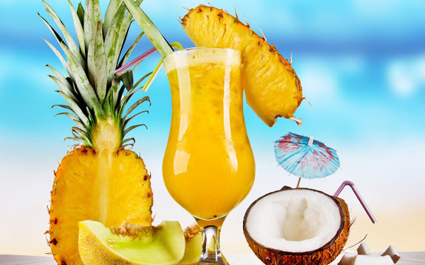 zomer-wallpaper-ananas-foto-kokosnoot-meloen-cocktail-met-rietje
