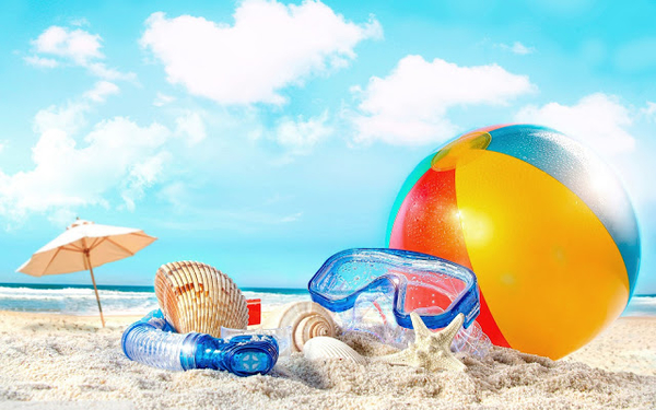 zomer-wallpaper-strandbal-snorkel-duikbril-zeester-schelpen-paras