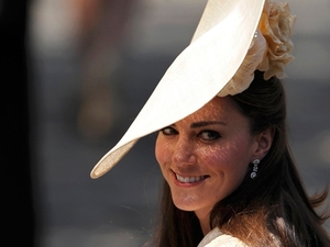 Kate-Middleton-2014-White-Hat-Wallpaper-1280x960