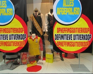 Laatste dag dat V&D Hilversum open was.