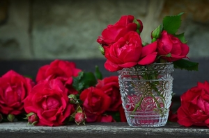 roses-red-roses-bouquet-of-roses-glass