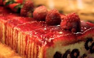 sweet-strawberry-cake_1282006181