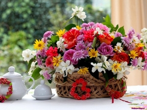 flower-arrangement_1277195866
