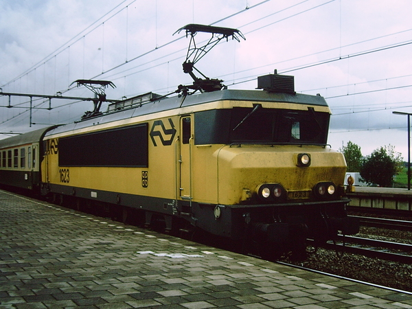 NS 1623 Weesp station