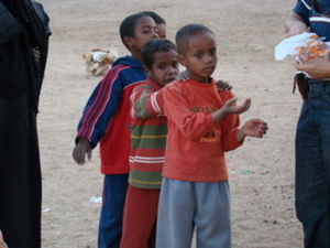 Kinderen uit een Nubisch dorp