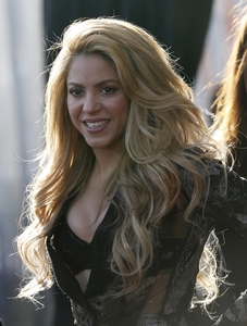 Shakira_-__The_Voice__Red_Carpet_Event_-_April_3__2014_002