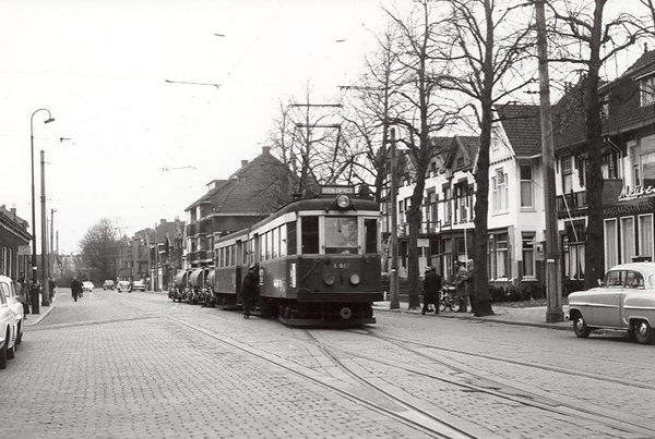 13-11-1961 rangeren van de tram op de parkweg