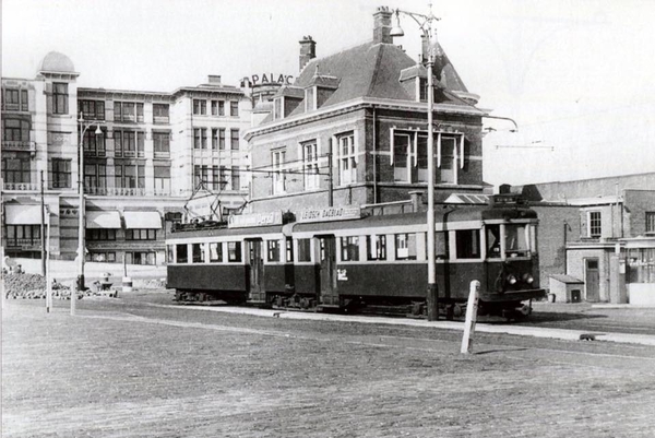Eindpunt van de Blauwe tram gevers Deynootweg .1949.